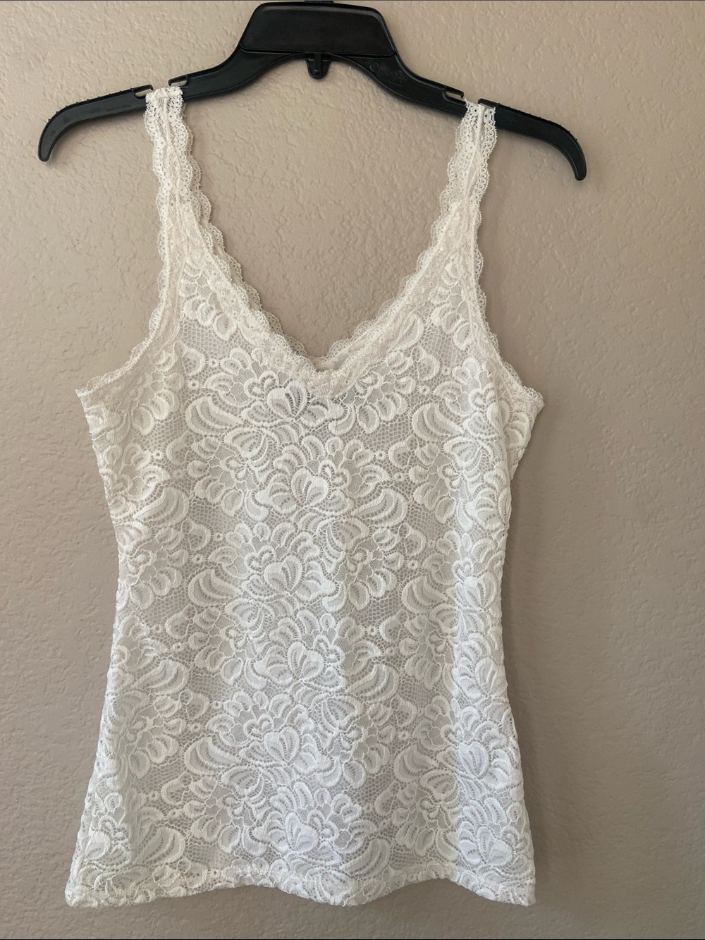 White House Black Market White Lace V-Neck Lace Camisole, size S